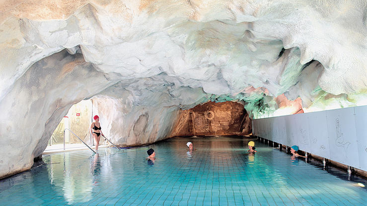 Hans Kalbermatten Thermalbad AG, CC BY-SA 3.0 , via Wikimedia Commons